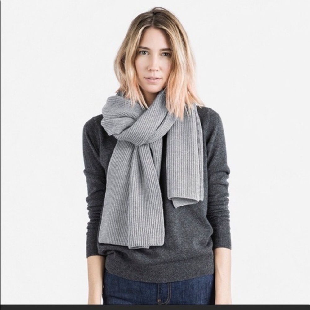 Everlane rare 100% wool knit scarf CREAM color